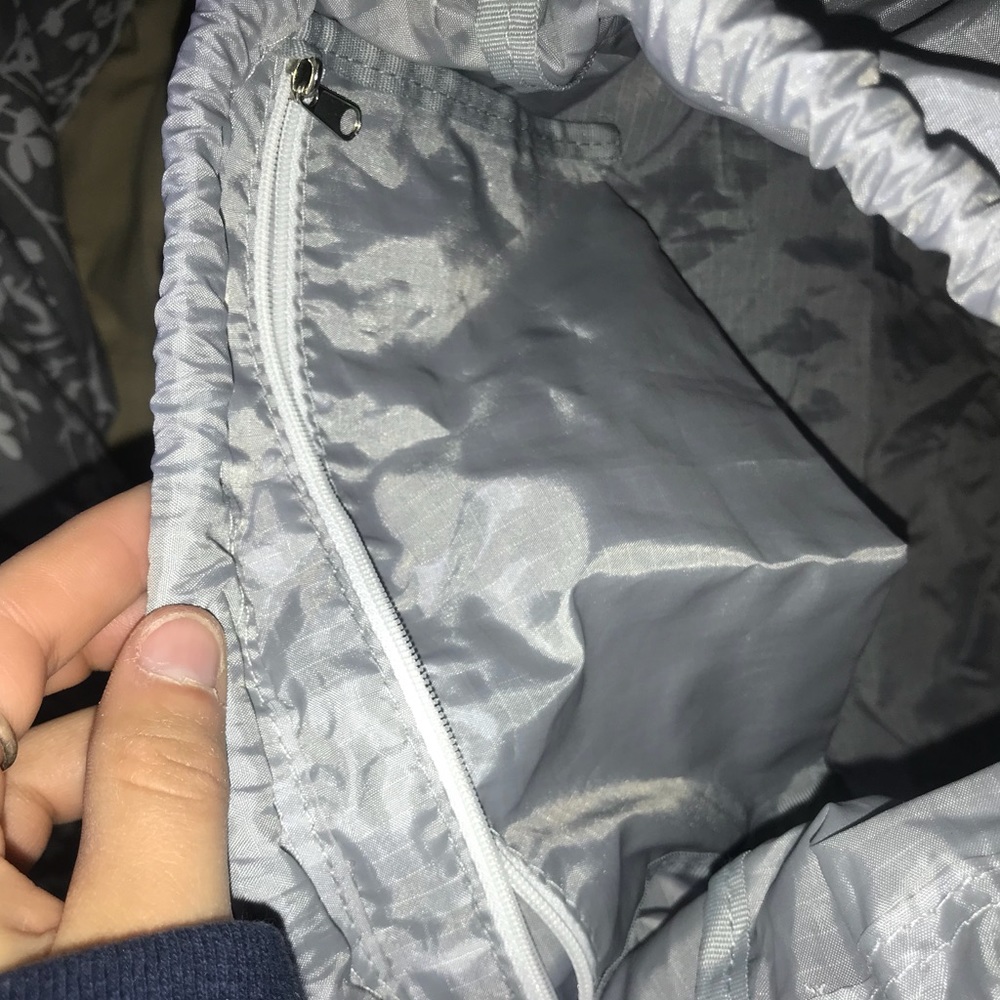 Nike Drawstring Bag - Picture 3 of 3